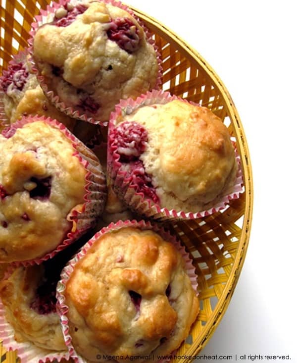 Low-fat Raspberry Yogurt Muffins