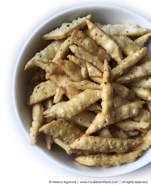 Namak Pare (Savoury Fried Cookies)